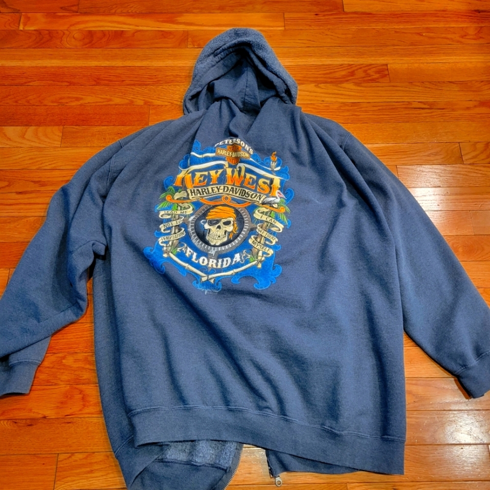 2 Harley-Davidson sweatshirts